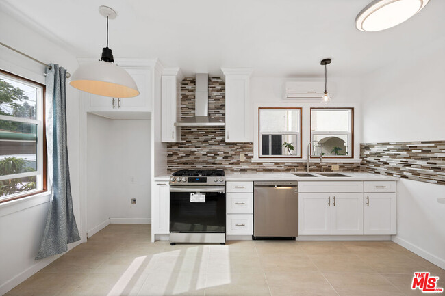 Kitchen - 1179 S Highland Ave