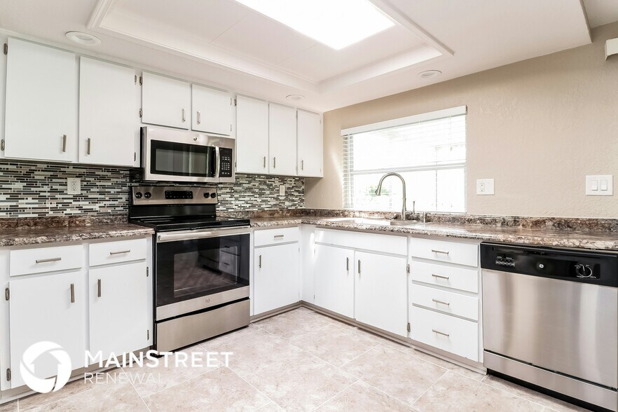 Building Photo - 7824 Cherrytree Ln