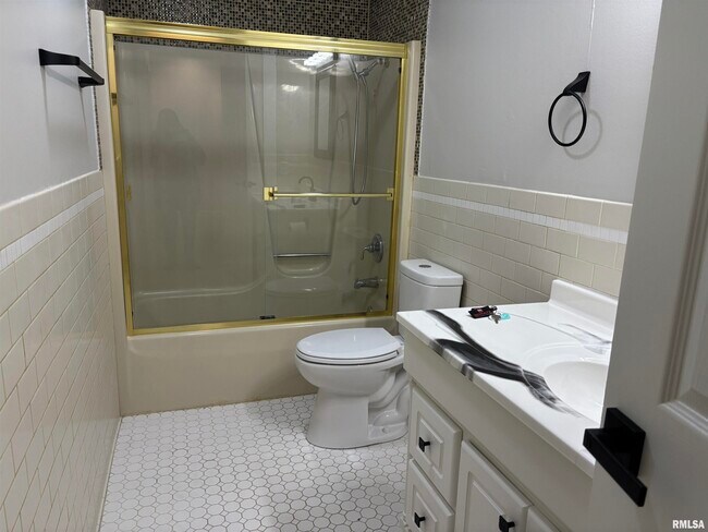 Building Photo - 3326 Jennings Dr