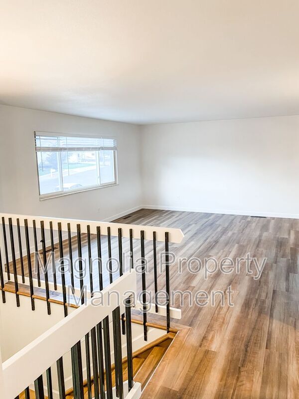 Building Photo - 1187 Applewood Dr