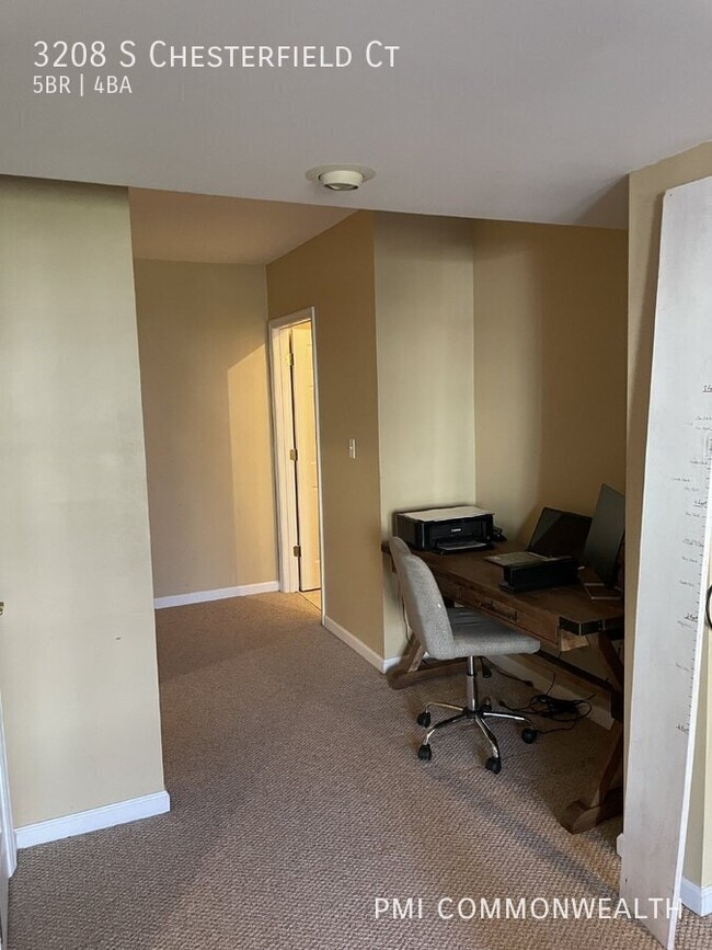 Building Photo - 3208 S Chesterfield Ct