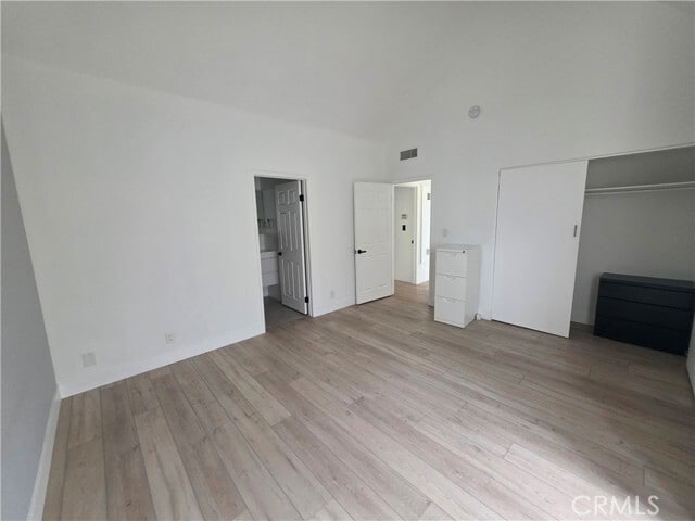 Building Photo - 240 S Mentor Ave