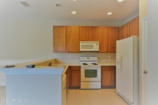 Building Photo - 12301 Kernan Forest Blvd