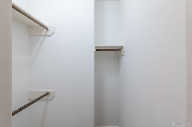 Building Photo - 2110 Crocker St