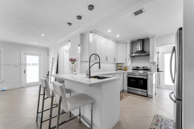 Building Photo - 4301 SW 85th Ave