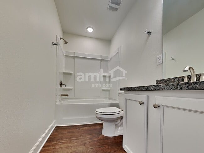 Building Photo - 1019 Tan Tara Trl