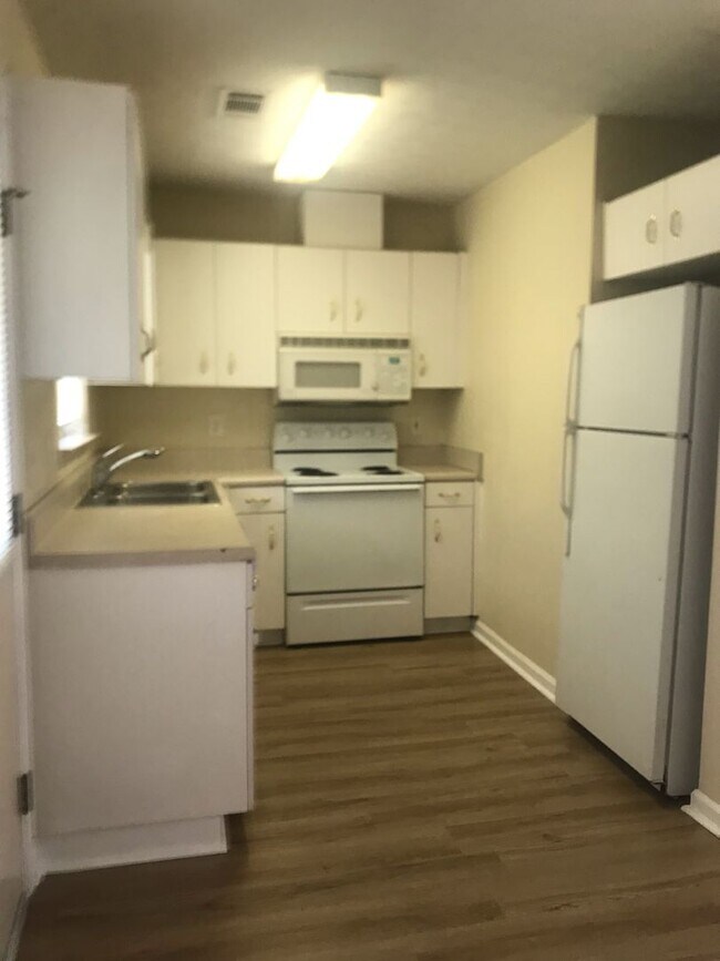 Building Photo - 2109 1st Ave