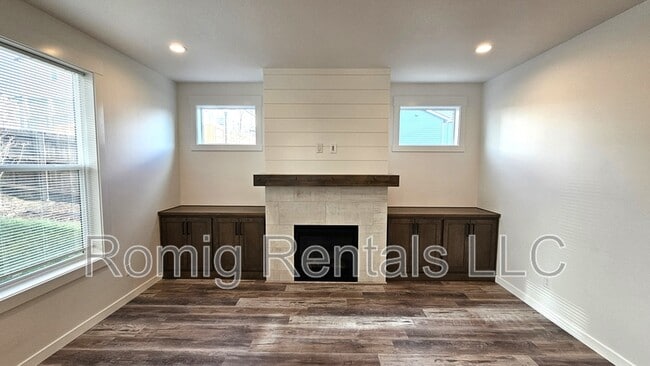 Building Photo - 906 NW 178th St