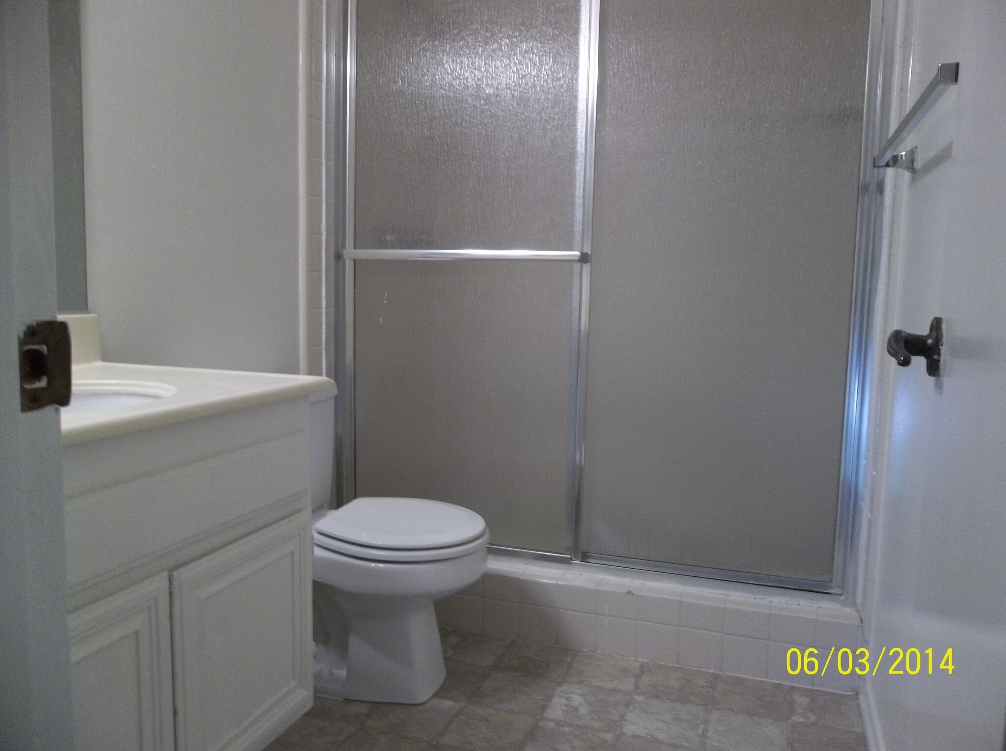 2nd Bath "suite" - 3431 Artesia Blvd
