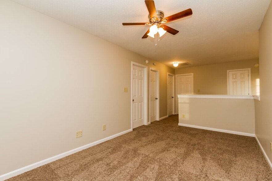 Building Photo - 8233 Twin River Dr