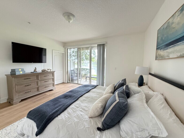 Master Bedroom #1 (1st floor with in suite bathroom) - 4428 Ellipse Dr