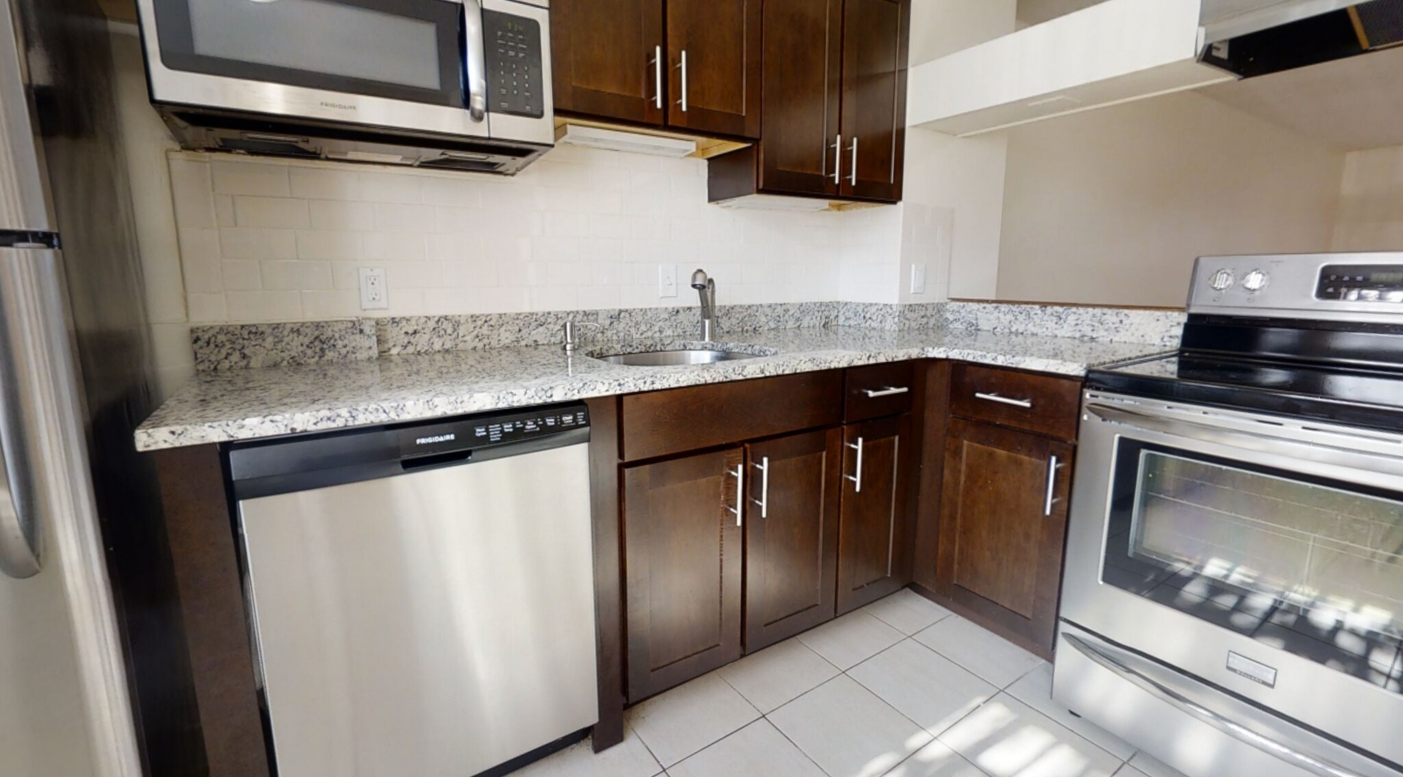 Building Photo - 144 North Beacon St