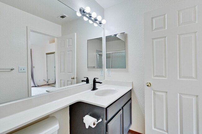 Building Photo - Hidden Silicon Valley Oasis! 2BR/2.5BA Townhome with TWO Private Patios, 2 Dedicated Parking Spac...