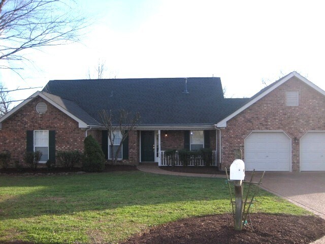 Primary Photo - 1013 Victoria Ln W