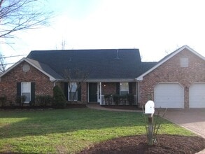 Building Photo - 1013 Victoria Ln W