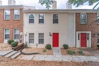 Building Photo - 1054 Old Holcomb Bridge Rd