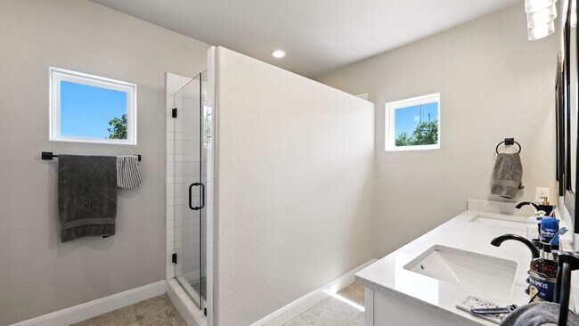 Building Photo - 2330 Sunset Ridge