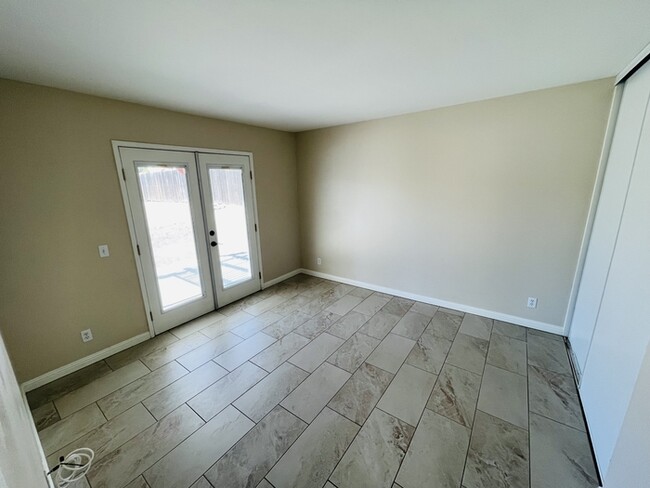 Building Photo - Provence Dr.