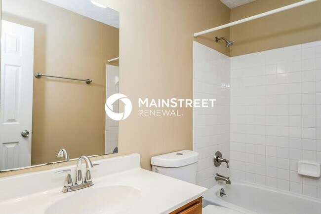 Building Photo - 3 Bedroom Pet-Friendly Home in Louisville,...