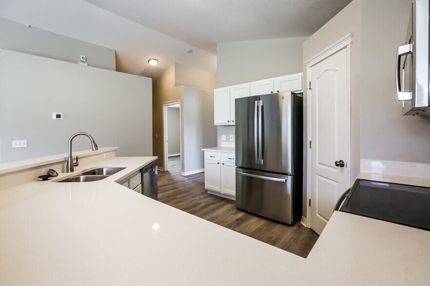 Building Photo - 7875 Bristol Park Dr
