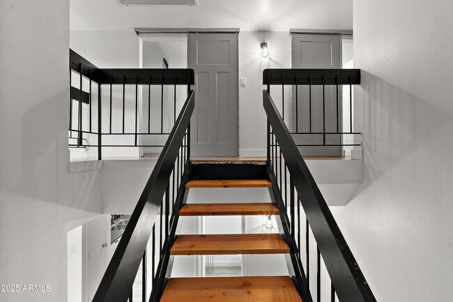 Building Photo - 5621 N 79th St