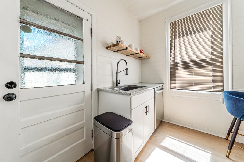 Building Photo - 2051 W 45th St