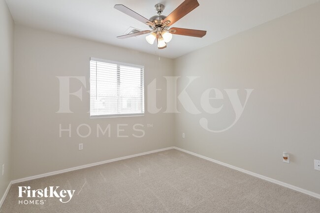 Building Photo - 10621 E Singing Canyon Dr