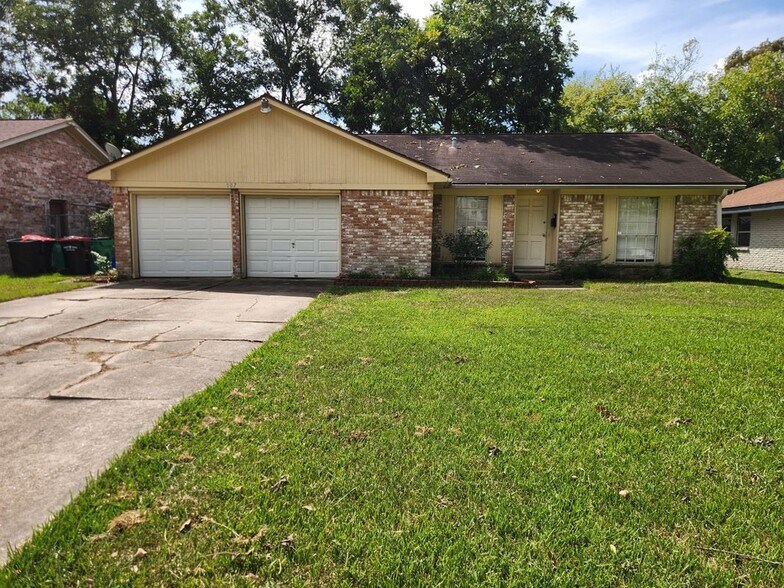 Primary Photo - 107 Kelly Ln