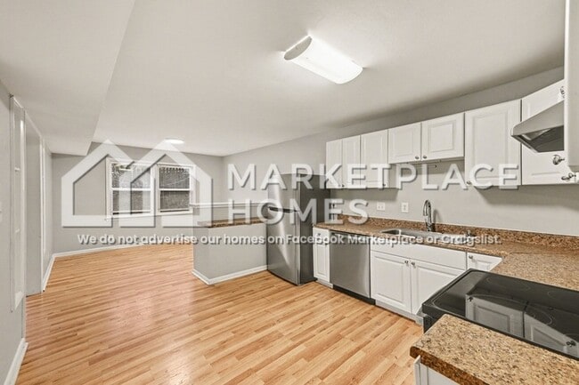 Building Photo - 427 Whispering Pines Dr