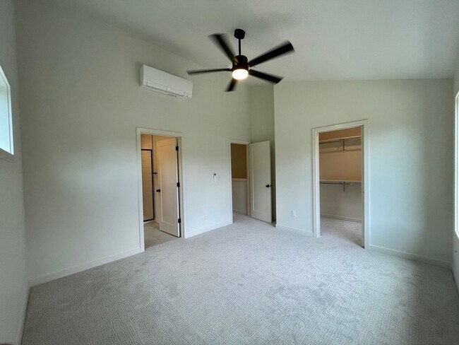Building Photo - Sellwood-Moreland 2 Bedroom 2.5 Bath BRAND NEW Condo Convienent to OHSU~ Includes A/C and Washer ...