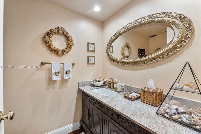 Building Photo - 4905 SW 71st Pl