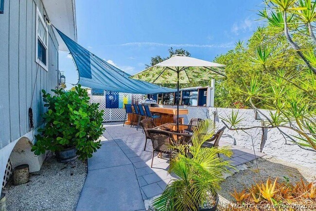 Building Photo - 1540 Lantana Ln