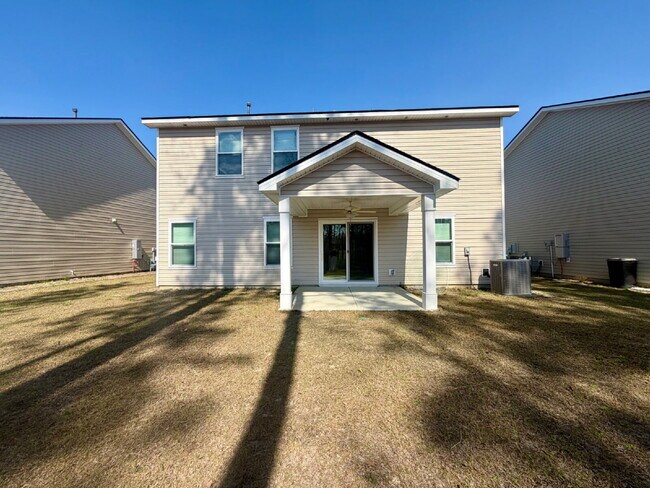 Building Photo - Four Bedroom Home in Heritage New Riverside!