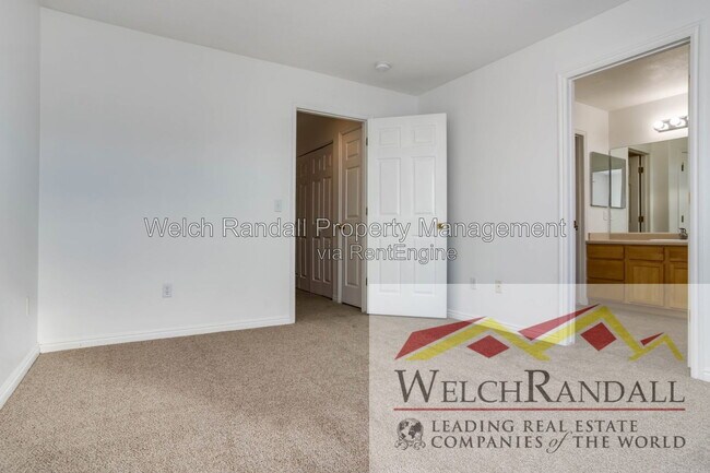 Building Photo - 167 Mountain Peak Dr