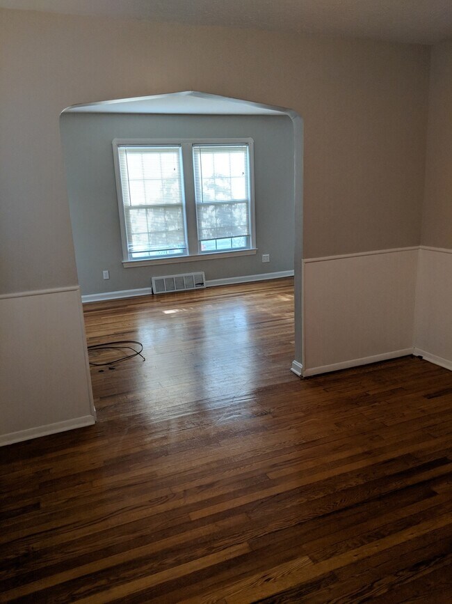Building Photo - Fantastic West Park Rental now available