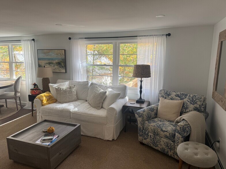 Building Photo - 3 Sylvan Cir