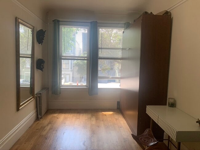 Primary Photo - 52 Sanchez St