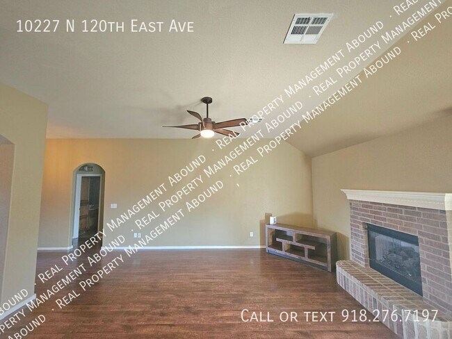 Building Photo - 10227 N 120th E Ave