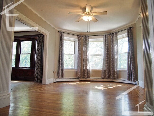 Building Photo - Unique BU Apartment
