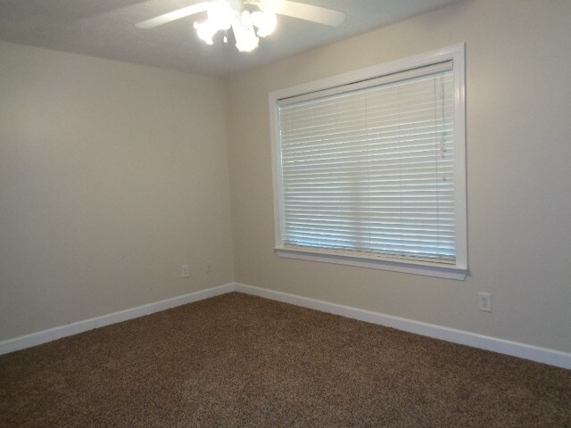 Building Photo - 612 Pointe Clear Dr