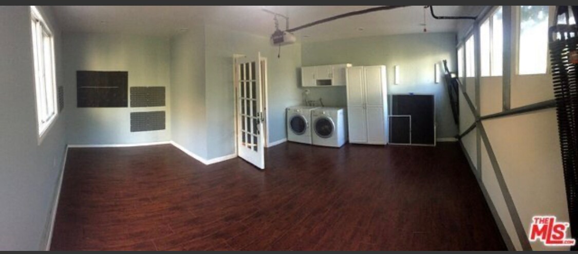 Laundry - 3864 Girard Ave