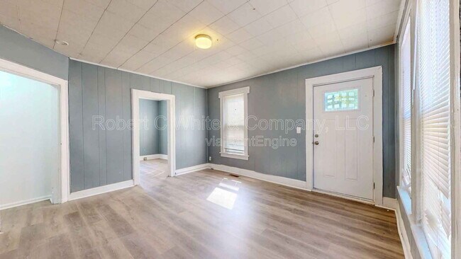 Building Photo - 31 William St