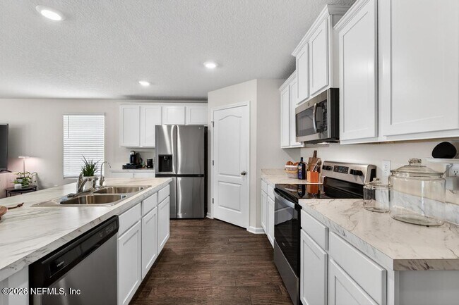 Building Photo - 75644 Bridgewater Dr