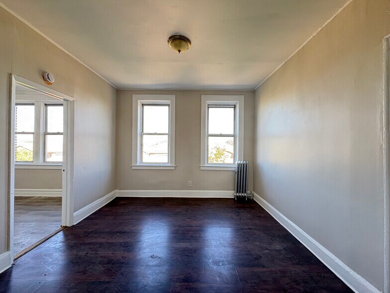 731-733 S 13th St 3R - 732 S 13th St