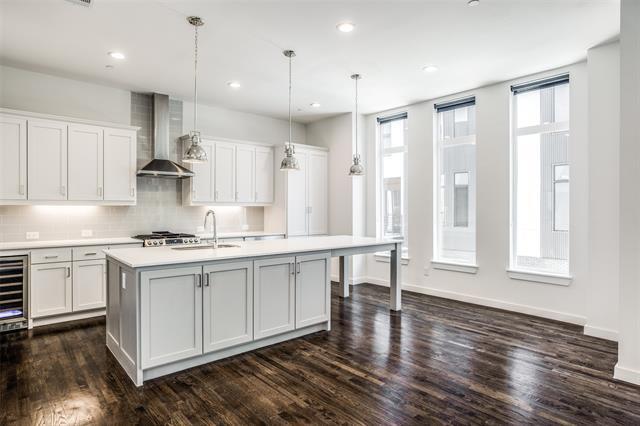 Building Photo - 2180 Bennett Ave