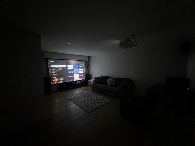 Building Photo - 5651 Sumner Way