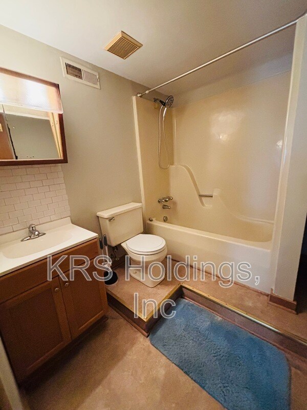 Building Photo - 8416 Summit Acres Dr