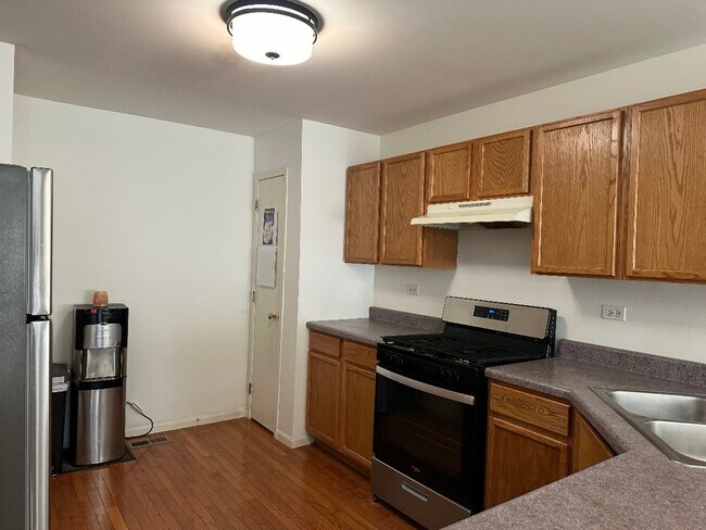 Building Photo - 542 Timber Dr