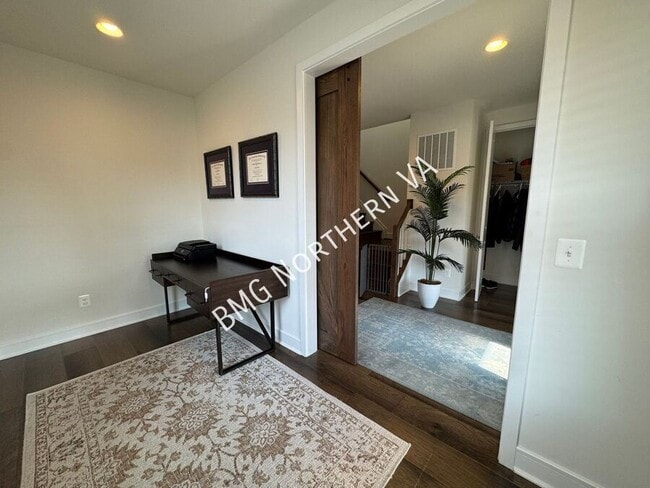 Building Photo - 25459 Byrnes Crossing Dr