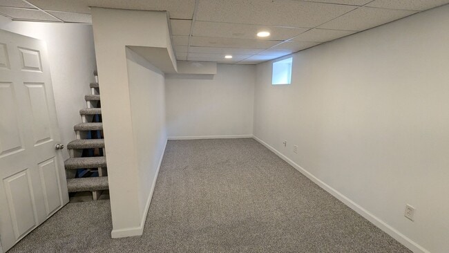 Building Photo - Bonus rooms galore in updated West End home!